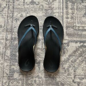 OluKai Ho Opio Leather Flip Flops